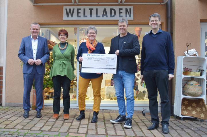 2022 12 spendenbergabe tansania